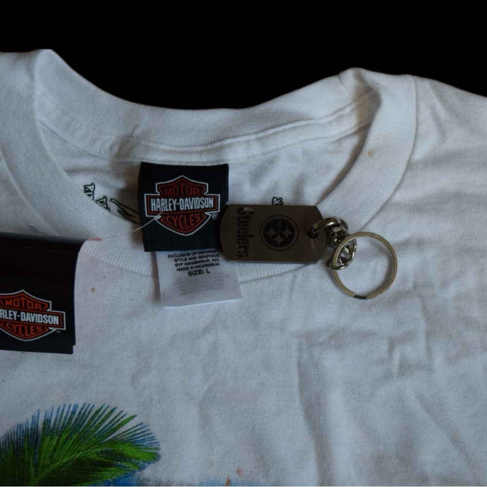 Harley-Davidson White Short Sleeve Tee with Colorful Graphic Design - Picture 2 of 3